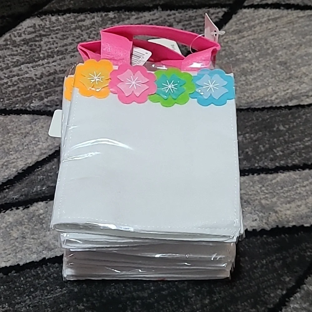 HALLMARK EXPRESSIONS FLOWERS 💐 TOP FELT FABRIC REUSABLE LOT 8 BAGS
